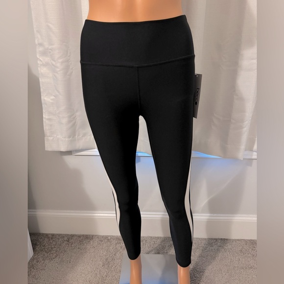 Cool BECCA size S black white pull in athletic leggings - Picture 1 of 5